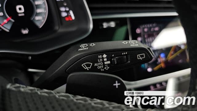 Audi Q8 2022 — Photo 19/31