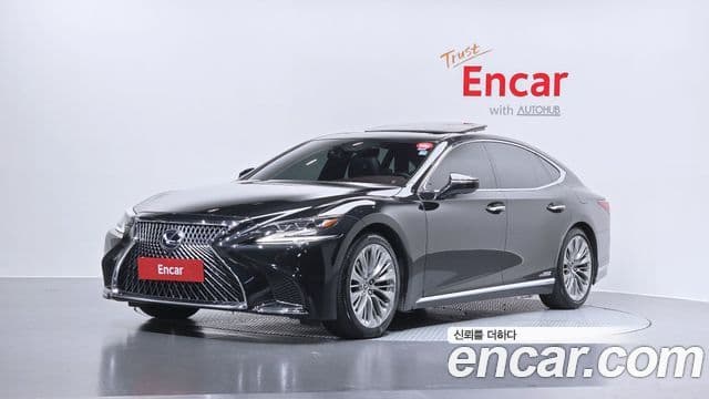 Lexus LS500h 2018 — Şəkil 1/20