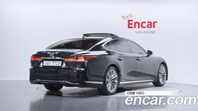 Lexus LS500h 2018 — Şəkil 2/20