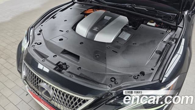 Lexus LS500h 2018 — Şəkil 6/20
