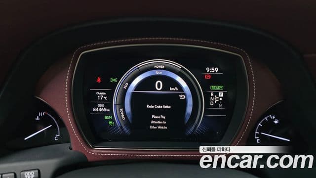 Lexus LS500h 2018 — Şəkil 8/20