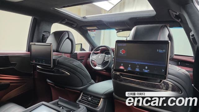 Lexus LS500h 2018 — Şəkil 18/20
