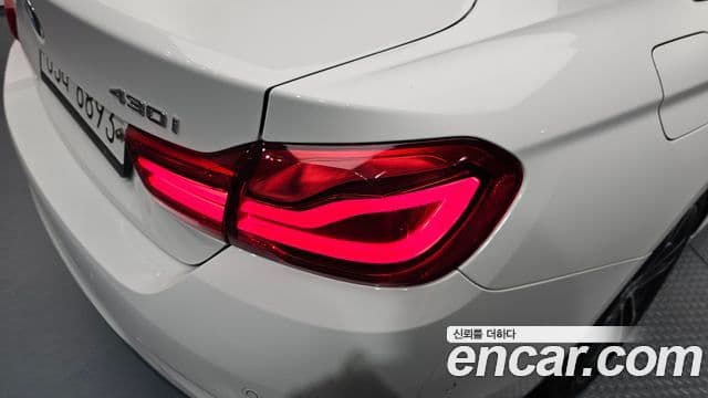 BMW 4 Series 2018 — Şəkil 17/33