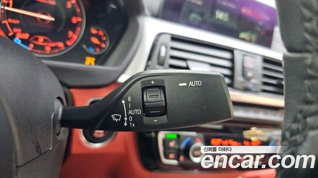 BMW 4 Series 2018 — Şəkil 15/33
