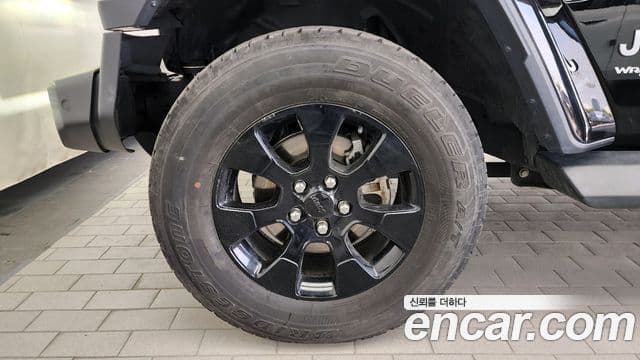 Jeep Wrangler 2021 — ფოტო 5/20