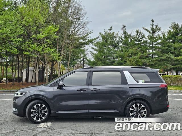 Kia Carnival 2021 — Фото 1/20