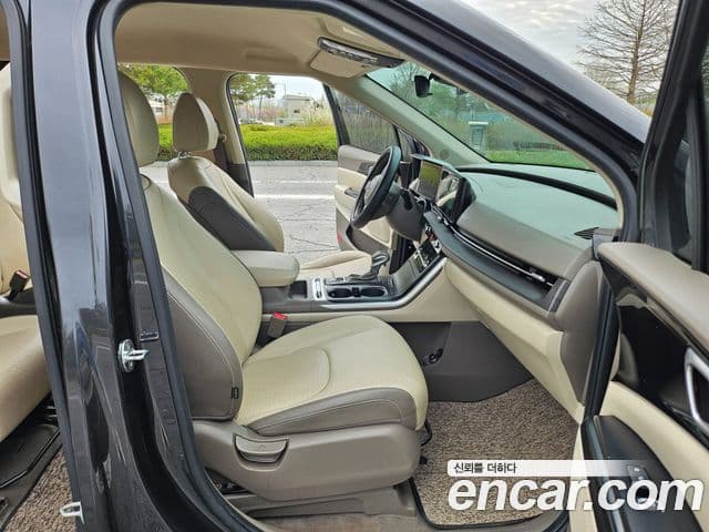 Kia Carnival 2021 — Фото 13/20