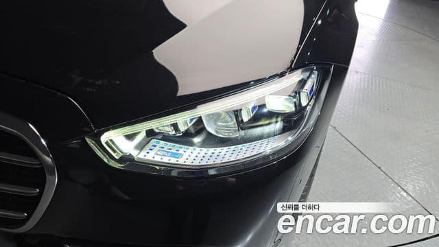 Mercedes-Benz S-Class 2023 — Photo 33/34