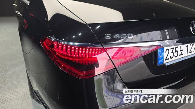Mercedes-Benz S-Class 2023 — Photo 31/34