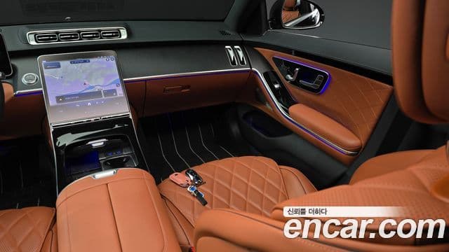 Mercedes-Benz S-Class 2023 — Photo 17/34