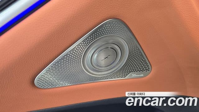 Mercedes-Benz S-Class 2023 — Photo 20/34