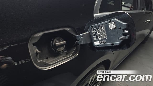 Mercedes-Benz S-Class 2023 — Photo 6/34