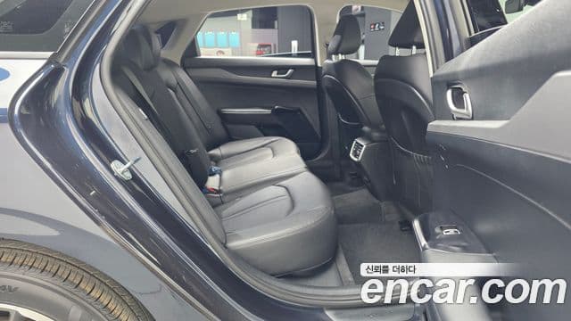 Kia K5 2023 — фото 12 из 20