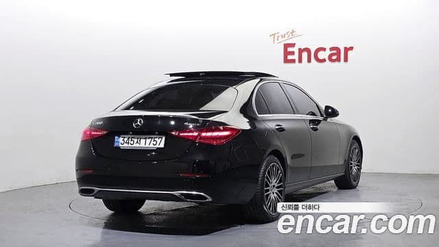 Mercedes-Benz C-Class 2022 — ფოტო 2/20