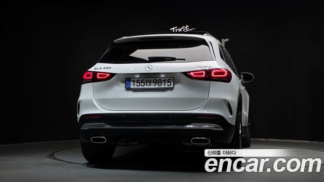 Mercedes-Benz GLA-Class 2022 — ფოტო 4/20