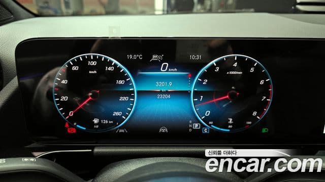 Mercedes-Benz GLA-Class 2022 — ფოტო 8/20