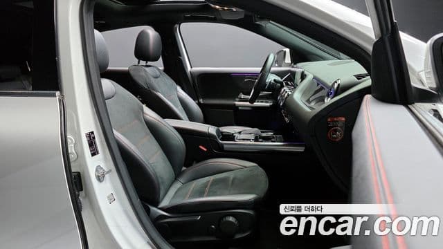 Mercedes-Benz GLA-Class 2022 — ფოტო 11/20