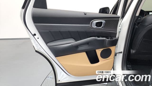 Kia Sorento 2023 — Photo 2/42