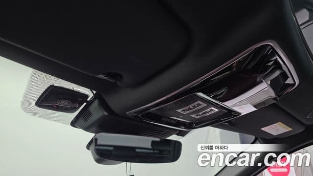 Land Rover Range Rover Velar 2025 — Şəkil 16/20