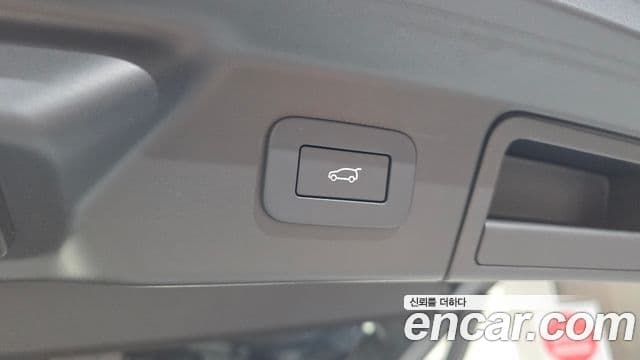 Land Rover Range Rover Velar 2025 — Şəkil 20/20