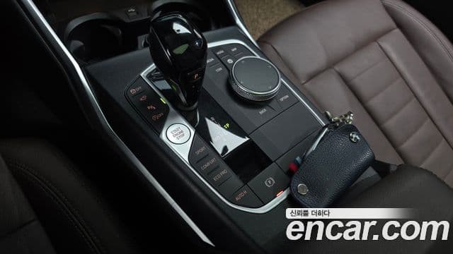BMW 3 Series 2021 — ფოტო 7/20