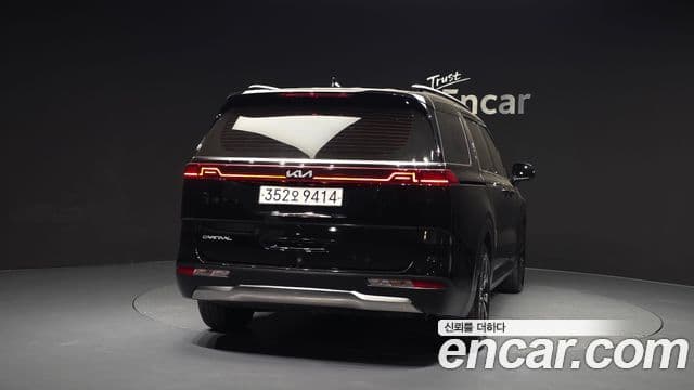 Kia Carnival 2023 — ფოტო 4/20