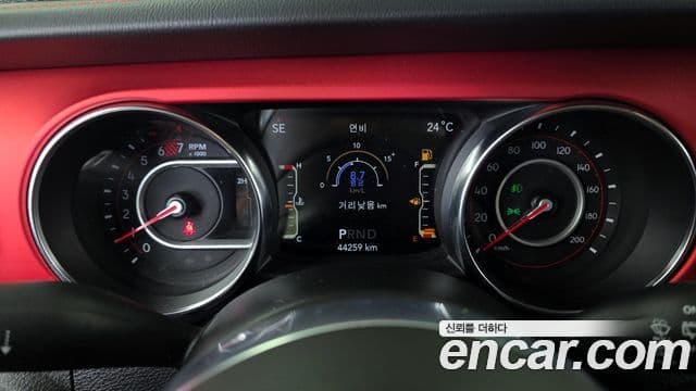 Jeep Wrangler 2020 — Şəkil 8/20