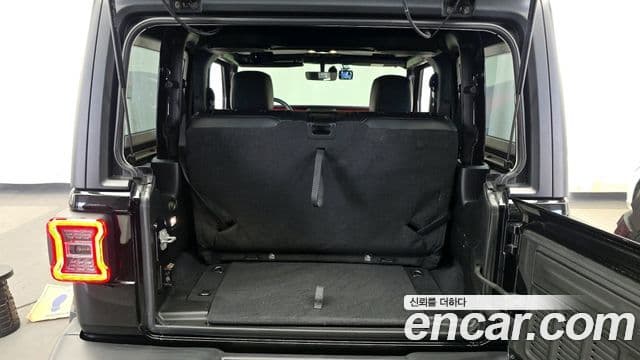 Jeep Wrangler 2020 — Photo 31/31