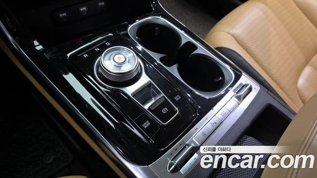 Kia Carnival 2021 — ფოტო 9/20