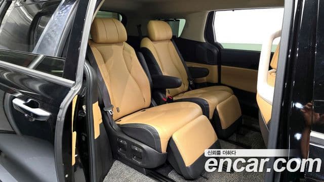 Kia Carnival 2021 — ფოტო 11/20