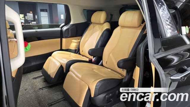 Kia Carnival 2021 — ფოტო 12/20