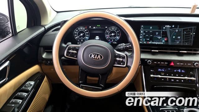 Kia Carnival 2021 — ფოტო 13/20