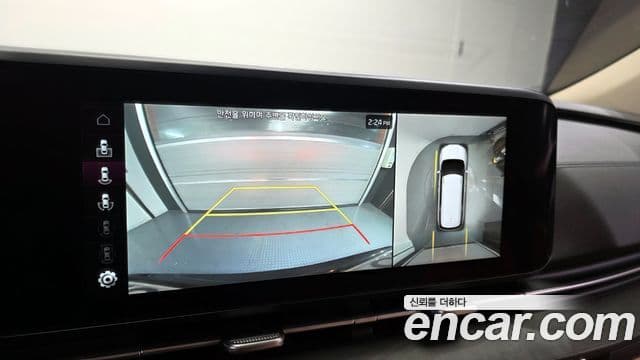 Kia Carnival 2021 — ფოტო 15/20