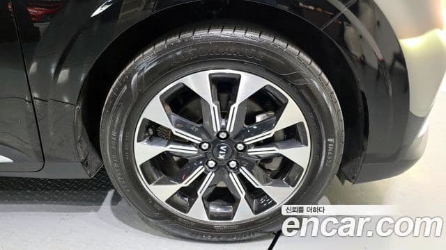 Kia Carnival 2021 — Photo 14/31