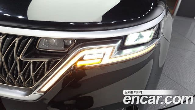 Kia Carnival 2021 — Photo 28/31