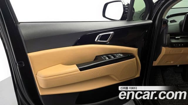 Kia Carnival 2021 — Photo 8/31