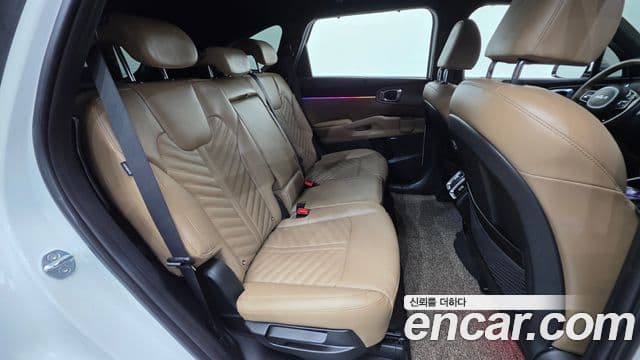 Kia Sorento 2023 — ფოტო 19/20