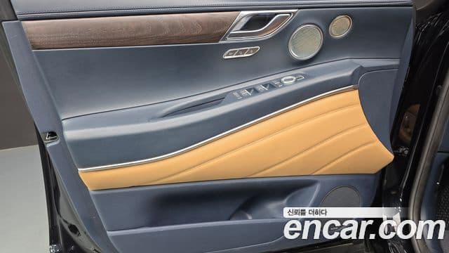 Genesis GV80 2021 — Photo 15/33