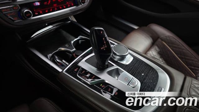 BMW 7 Series 2021 — ფოტო 9/20