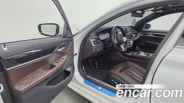 BMW 7 Series 2021 — ფოტო 10/20