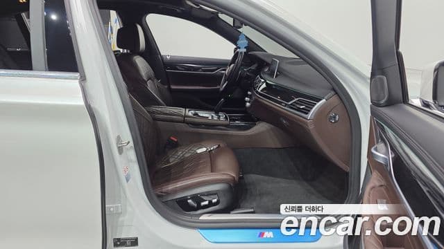BMW 7 Series 2021 — ფოტო 11/20