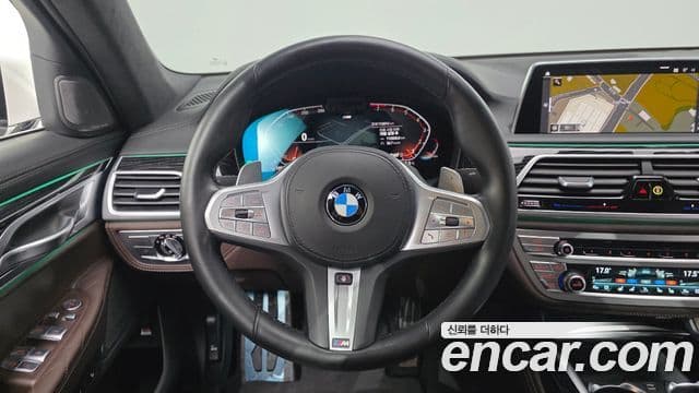 BMW 7 Series 2021 — ფოტო 13/20