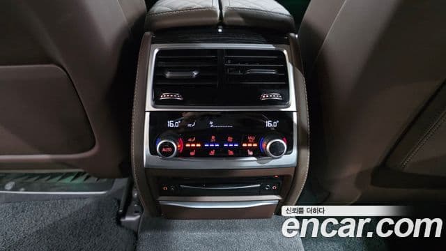 BMW 7 Series 2021 — ფოტო 19/20