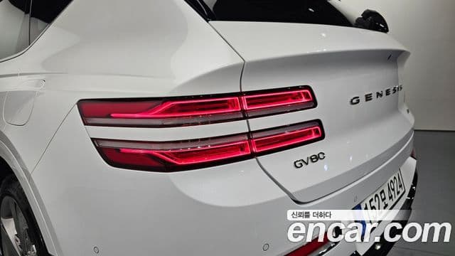 Genesis GV80 2021 — Photo 21/33