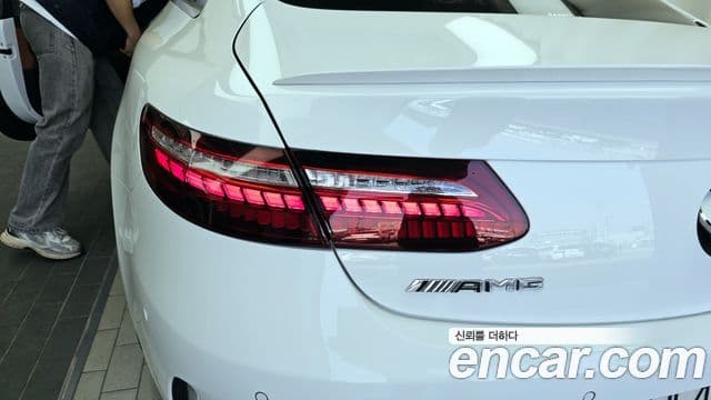 Mercedes-Benz E-Class 2021 — Şəkil 32/36