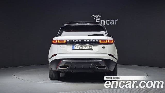 Land Rover Range Rover Velar 2018 — ფოტო 2/20
