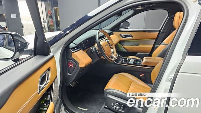 Land Rover Range Rover Velar 2018 — ფოტო 18/20