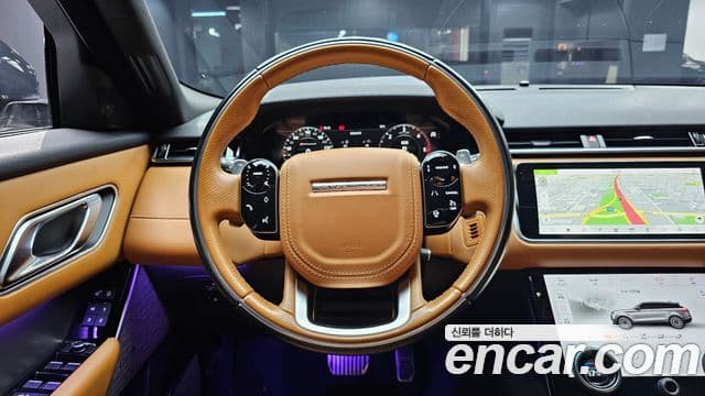 Land Rover Range Rover Velar 2018 — ფოტო 14/20