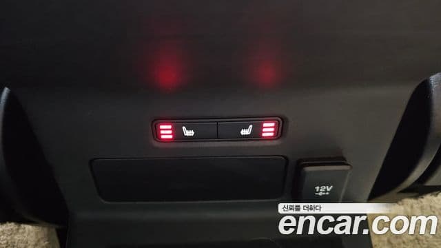 Land Rover Range Rover Velar 2018 — ფოტო 11/20