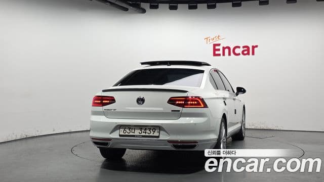 Volkswagen Passat GT 2018 — Şəkil 4/20